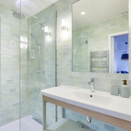 Avec Climatisation - 3 * Paris